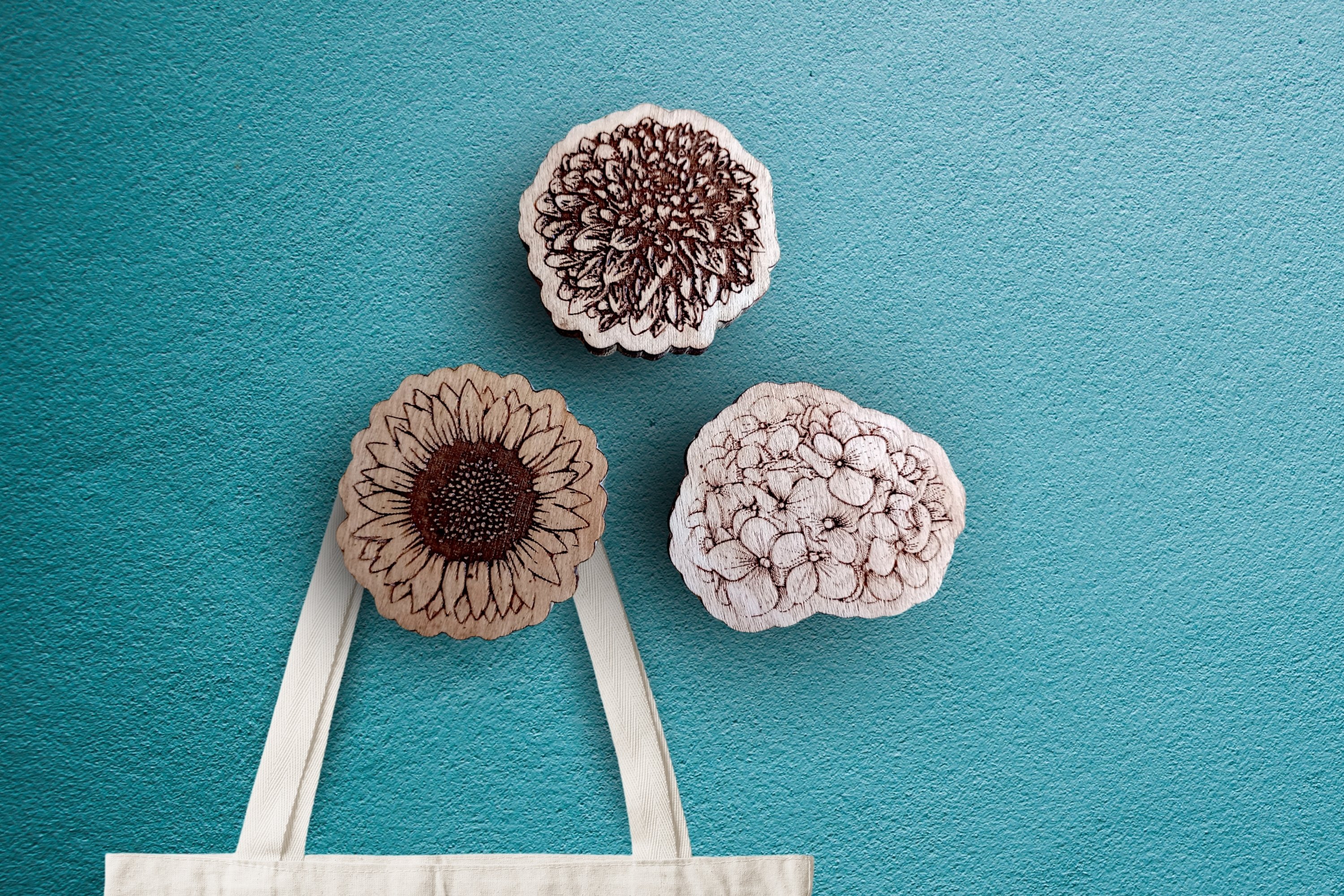  DIEWU Floral Lotus Coat Hooks Wall Mounted Art Flower Hooks,  Decorative Wall Hooks for Hanging Coat Scarf Bag Towel Key Cap Hat(1) :  Home & Kitchen